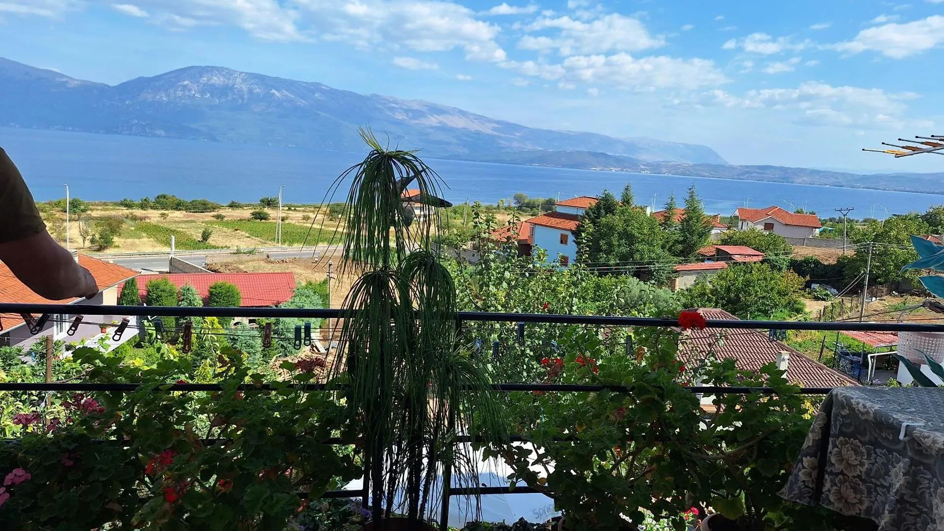 Taku Villa Wonderful View Of Lake Ohrid Udenisht
