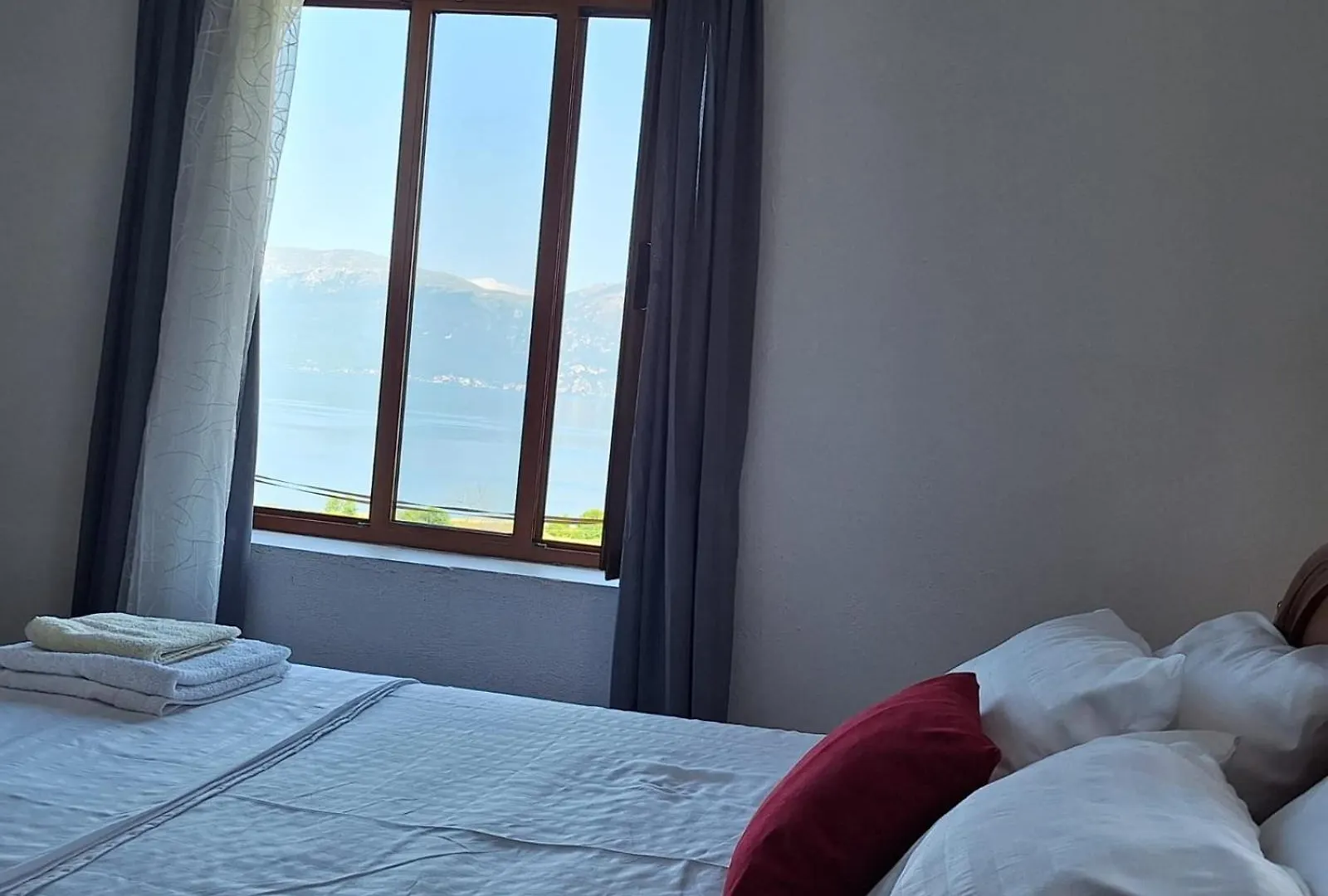 Taku Villa Wonderful View Of Lake Ohrid Udenisht