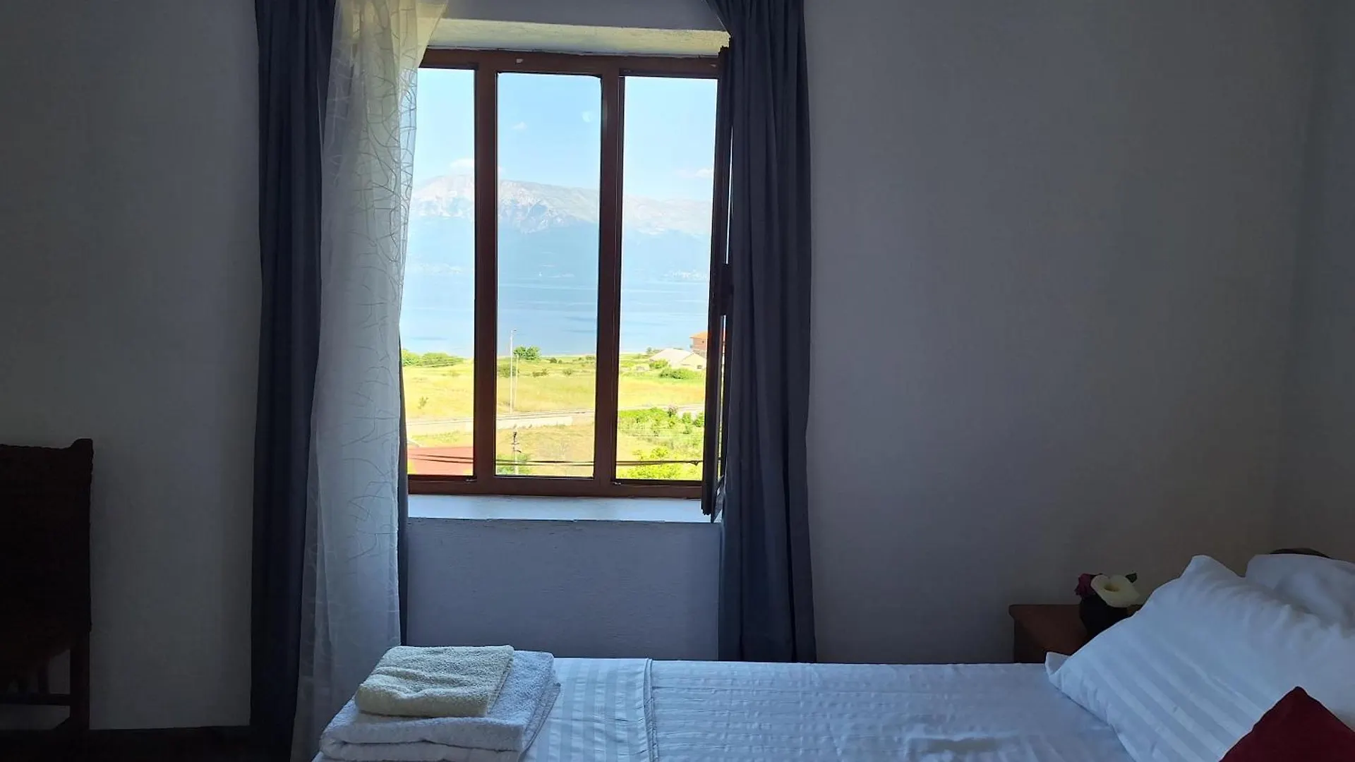 Taku Villa Wonderful View Of Lake Ohrid Udenisht